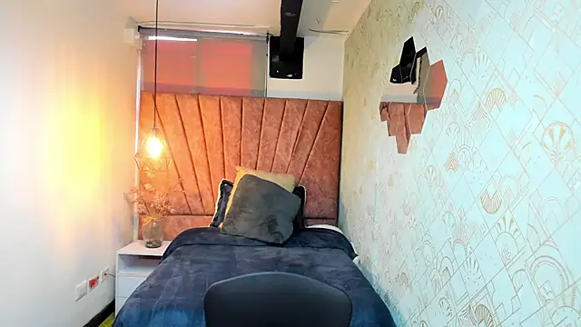 Kiara Cruz   online show from 02/19/26, 08:38