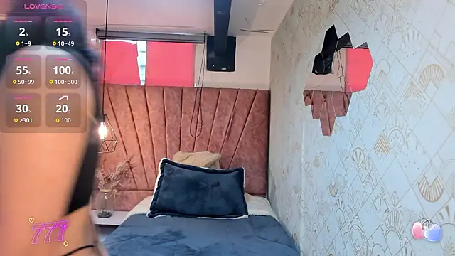 Kiara Cruz   online show from 03/25/26, 09:54