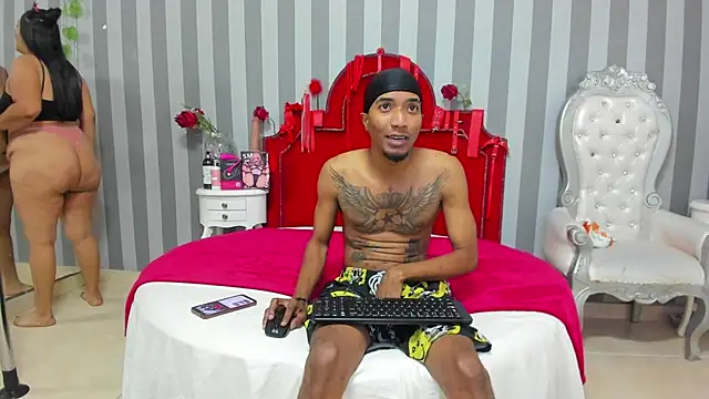 Snapshot of CaroyAndy chatting on 03/09/26, 12:20 CaroyAndy online show from 03/09/26, 12:20