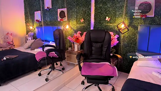 Linagh  online show from 09/19/25, 11:55