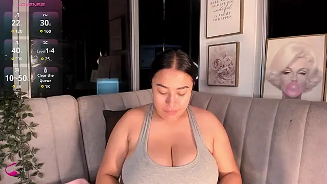 Zoey thompson online show from 10/06/25, 11:13