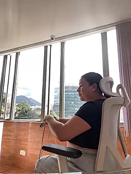 Zoey thompson online show from 03/20/26, 07:41