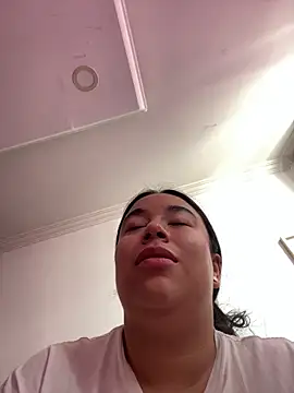 Zoey thompson online show from 04/18/26, 04:11