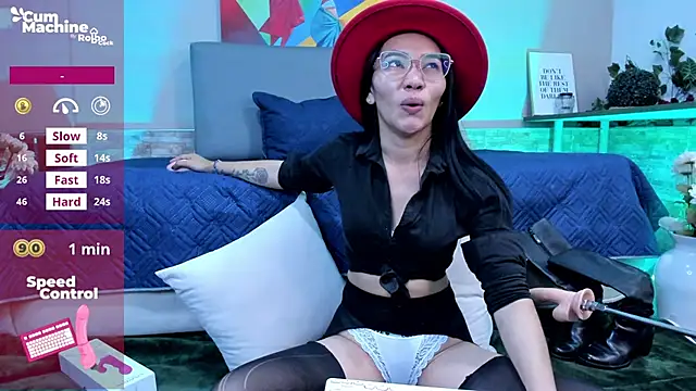 Snapshot of lucyy_liiuu chatting on 09/16/25, 01:12 lucyy liiuu online show from 09/16/25, 01:12