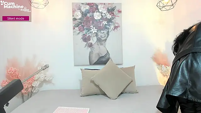 Snapshot of lucyy_liiuu chatting on 09/26/25, 01:04 lucyy liiuu online show from 09/26/25, 01:04