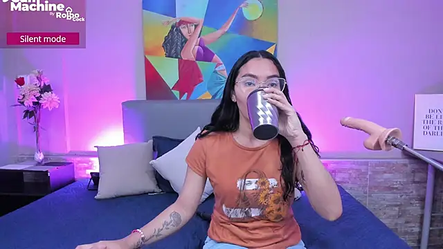 Snapshot of lucyy_liiuu chatting on 10/06/25, 01:41 lucyy liiuu online show from 10/06/25, 01:41