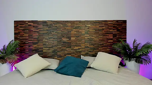 Snapshot of lucyy_liiuu chatting on 10/28/25, 02:09 lucyy liiuu online show from 10/28/25, 02:09