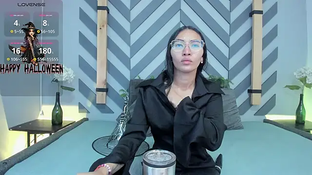 Snapshot of lucyy_liiuu chatting on 10/30/25, 01:34 lucyy liiuu online show from 10/30/25, 01:34