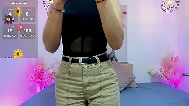 Snapshot of lucyy_liiuu chatting on 11/06/25, 01:34 lucyy liiuu online show from 11/06/25, 01:34