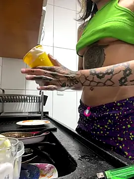 virtualgirlbr online show from 12/03/25, 05:22