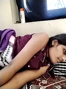 Snapshot of Sofia_kuuu chatting on 10/07/25, 05:37 Sofia kuuu online show from 10/07/25, 05:37