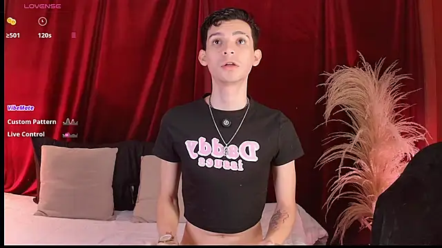 Snapshot of VicenteFerrer chatting on 06/18/26, 02:10 VicenteFerrer online show from 06/18/26, 02:10