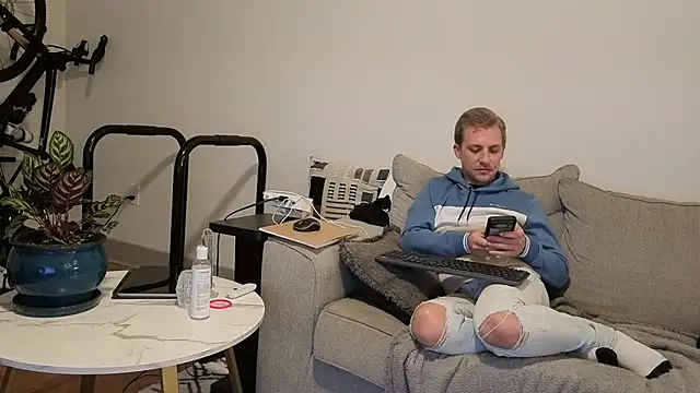 Snapshot of Drakerileyxxx chatting on 01/11/26, 03:11 Drakerileyxxx online show from 01/11/26, 03:11