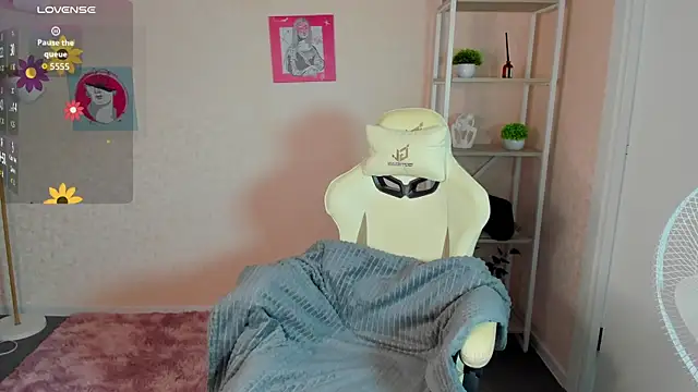 Snapshot of R0cket_bunny chatting on 09/09/25, 01:05 R0cket bunny online show from 09/09/25, 01:05