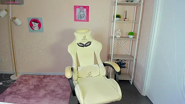 Snapshot of R0cket_bunny chatting on 09/26/25, 12:03 R0cket bunny online show from 09/26/25, 12:03