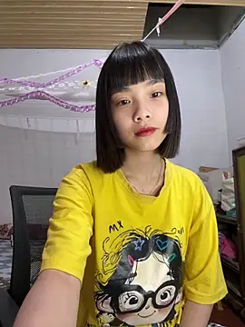Snapshot of andymi1 chatting on 05/20/26, 01:45 andymi1 online show from 05/20/26, 01:45