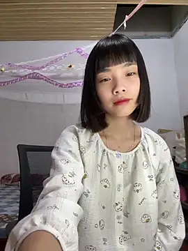 Snapshot of andymi1 chatting on 05/21/26, 02:29 andymi1 online show from 05/21/26, 02:29
