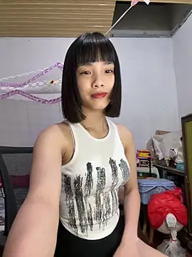 Snapshot of andymi1 chatting on 05/28/26, 02:03 andymi1 online show from 05/28/26, 02:03