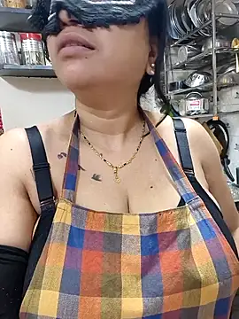 Queen Nightt online show from 03/01/26, 03:30