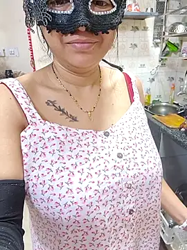 Queen Nightt online show from 03/07/26, 03:36