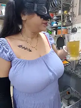 Queen Nightt online show from 04/03/26, 03:37