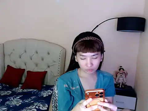 ShantalFoxxy  online show from 06/22/26, 06:21