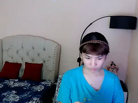 ShantalFoxxy  online show from 07/17/26, 01:23