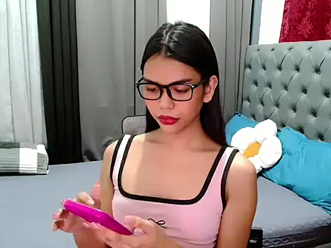 Snapshot of kitelpery_03 chatting on 03/15/26, 02:12 kitelpery 03 online show from 03/15/26, 02:12