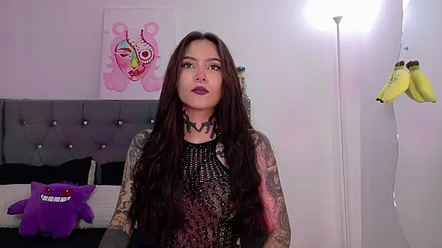 sara queen10 online show from 10/27/25, 05:06