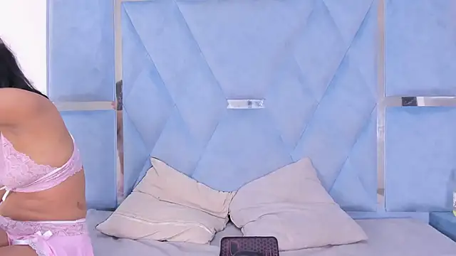 Snapshot of DaylesAndHarry chatting on 09/22/25, 12:40 DaylesAndHarry online show from 09/22/25, 12:40