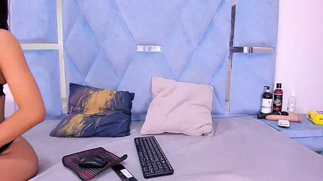 Snapshot of DaylesAndHarry chatting on 09/25/25, 12:42 DaylesAndHarry online show from 09/25/25, 12:42