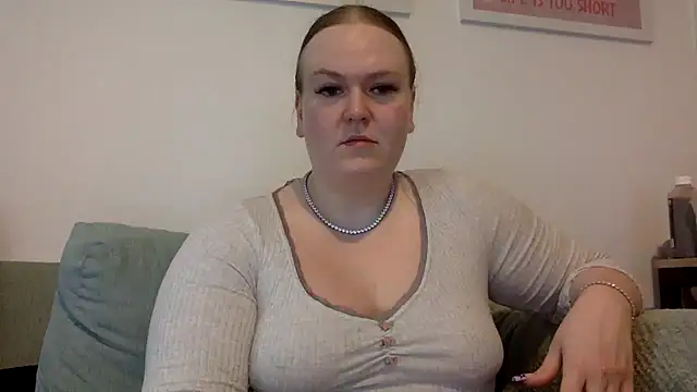 Snapshot of gracelovesxx chatting on 06/03/26, 04:34 gracelovesxx online show from 06/03/26, 04:34