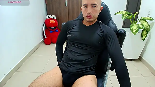 sebastian oconnor77 online show from 10/08/25, 12:47