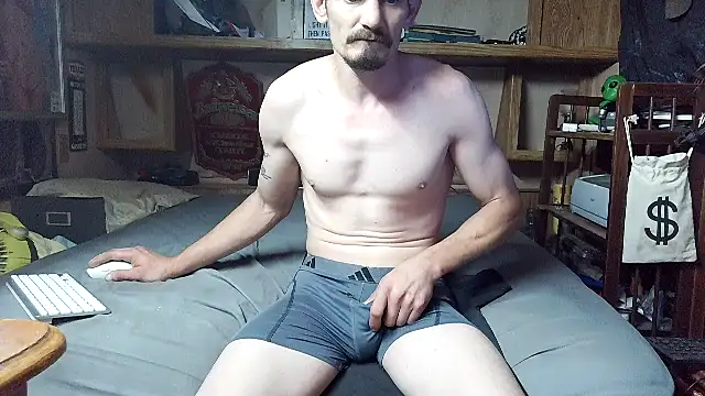 Snapshot of mike42088 chatting on 05/16/26, 03:25 mike42088 online show from 05/16/26, 03:25