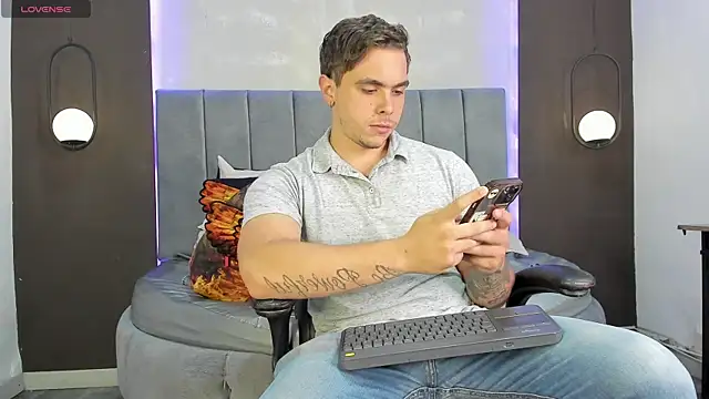 Liam walk  online show from 10/18/25, 08:53