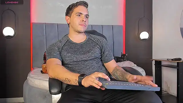 Liam walk  online show from 02/11/26, 08:25