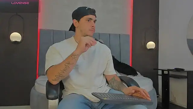 Liam walk  online show from 03/20/26, 10:47