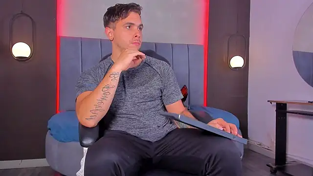 Liam walk  online show from 04/17/26, 10:24