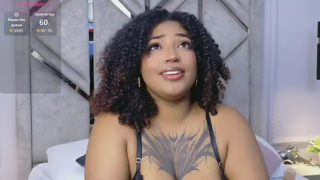 Cristal-Jonnes online show from 04/06/26, 03:04