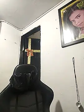 Pamelamiler   online show from 11/18/25, 10:31