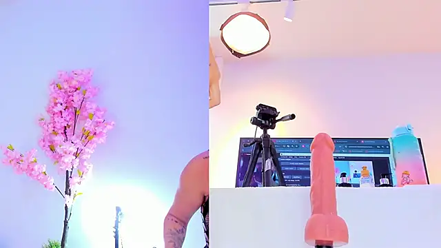 maily zanss online show from 10/14/25, 07:14