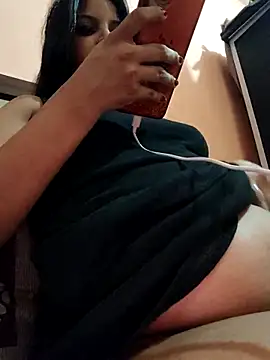 Maahhii 2 online show from 04/19/26, 10:14