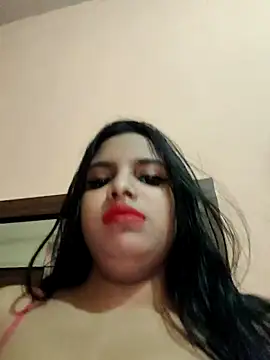 Snapshot of Maahhii_2 chatting on 05/18/26, 09:20 Maahhii 2 online show from 05/18/26, 09:20