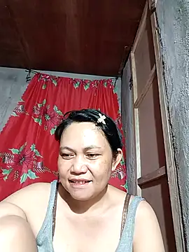 Snapshot of Everleigh_mom chatting on 09/11/25, 10:59 Everleigh mom online show from 09/11/25, 10:59