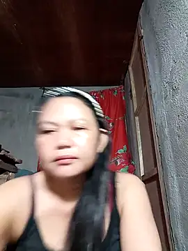 Snapshot of Everleigh_mom chatting on 10/01/25, 07:53 Everleigh mom online show from 10/01/25, 07:53
