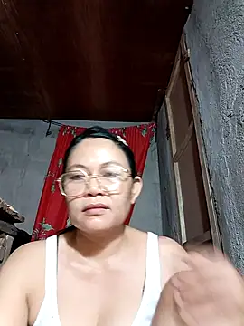 Everleigh mom online show from 10/22/25, 08:03