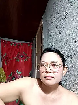 Everleigh mom online show from 11/21/25, 07:40