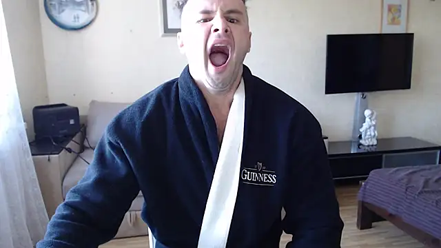 muscle uncut online show from 10/15/25, 08:03