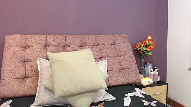 KateWelsin online show from 10/18/25, 08:20