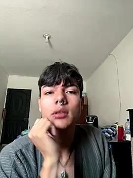 alandelrey57 online show from 12/18/25, 03:07